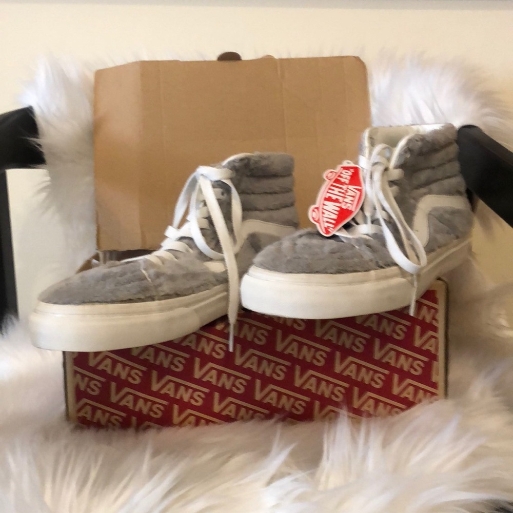 NWT 8.5 woman’s 7.0 men’s